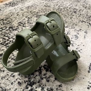 7M toddler olive green sandals